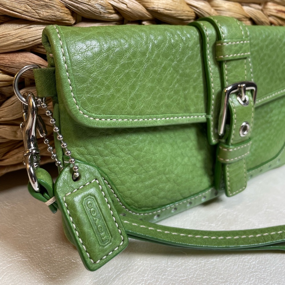 Coach Vintage Rare Green Pebbled Leather Soho Wristlet - Picture 7 of 17
